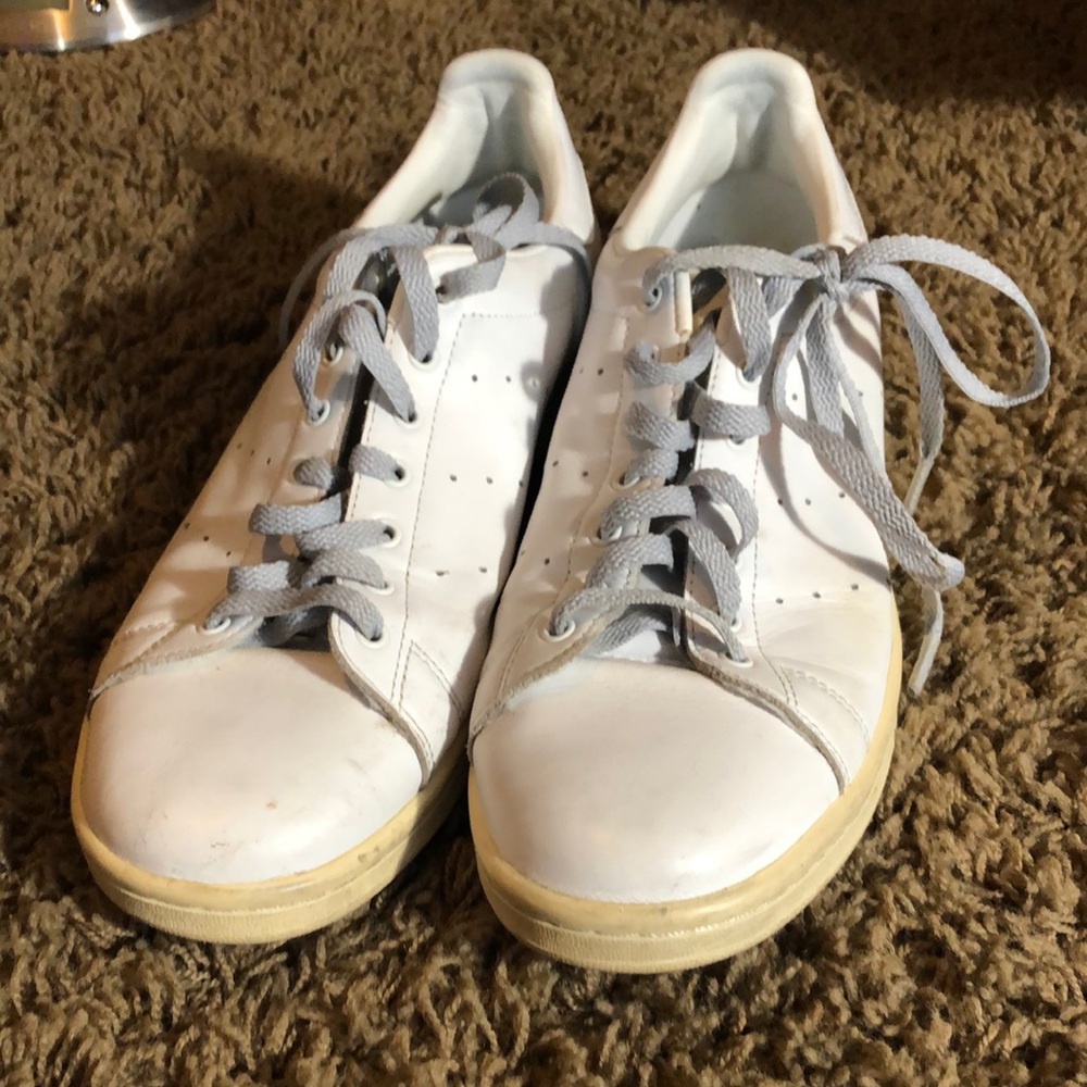 White Leather Sneakers with Gray Laces